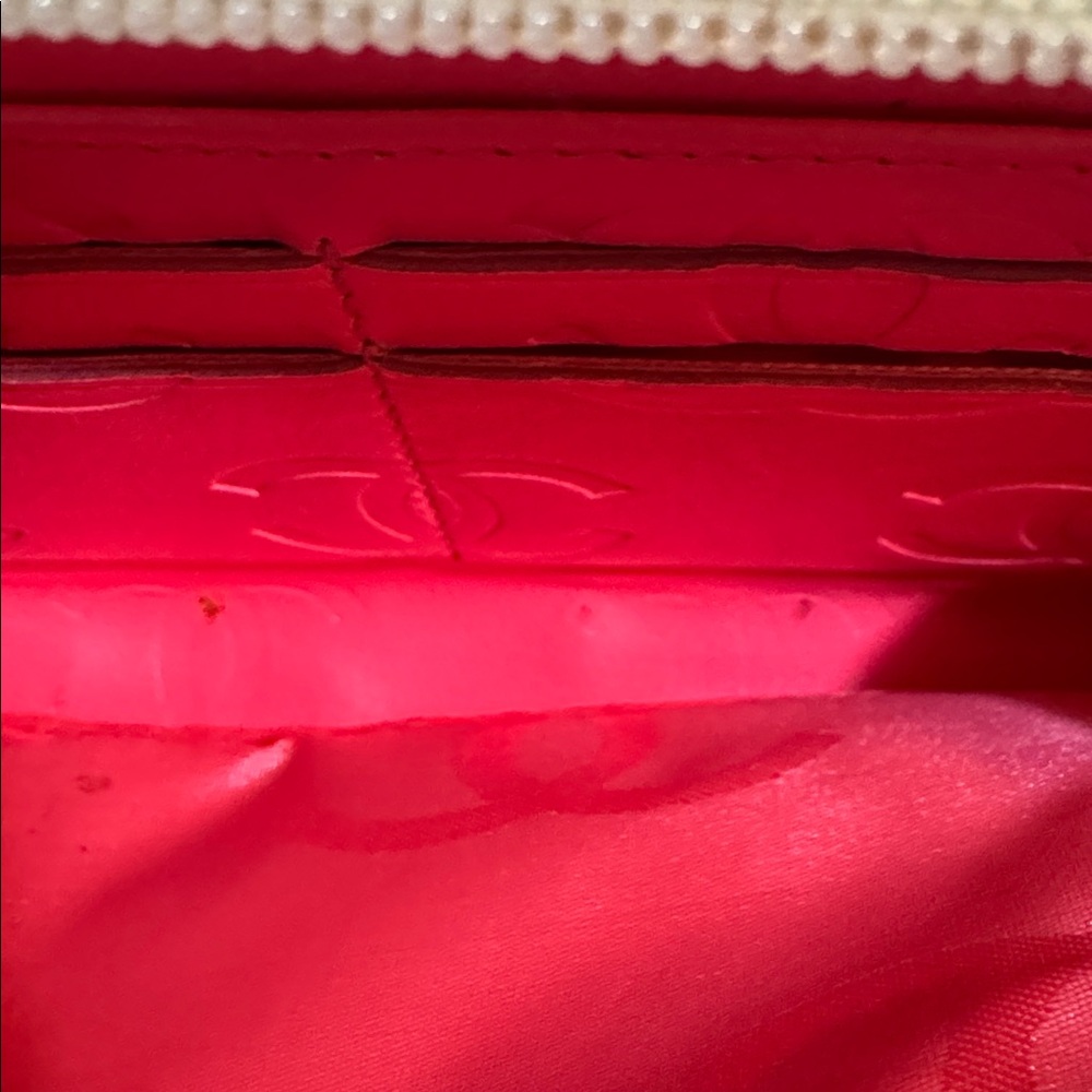 CHANEL Quilted Off White & Black Cambon Wallet with Chain - Picture 14 of 14